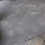 Betonlook vloer gemaakt met microcement